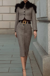 Vintage-Inspired Structured Tweed Set With Detachable Fur Collar