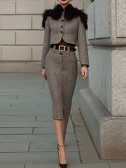 Vintage-Inspired Structured Tweed Set With Detachable Fur Collar